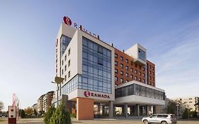 Ramada by Wyndham Oradea Hotel Exterior photo