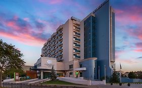 DoubleTree by Hilton Oradea Hotel Exterior photo