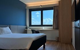 Ibis Roma Fiera Hotel Exterior photo