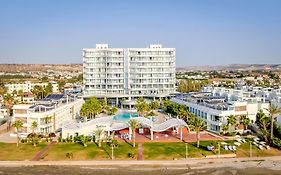 Radisson Beach Resort Larnaca Exterior photo