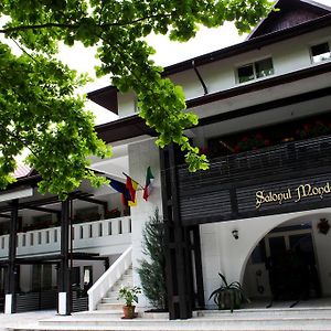 Hotel Cornul Vanatorului Piteşti Exterior photo