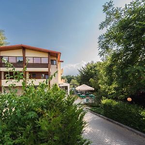 La Mesteceni & Loc Cu Stari De Bine, Spa Adult Only Sălicea Exterior photo