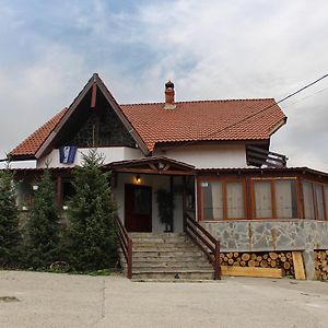 Pensiunea Taverna Bucium Iasi Exterior photo